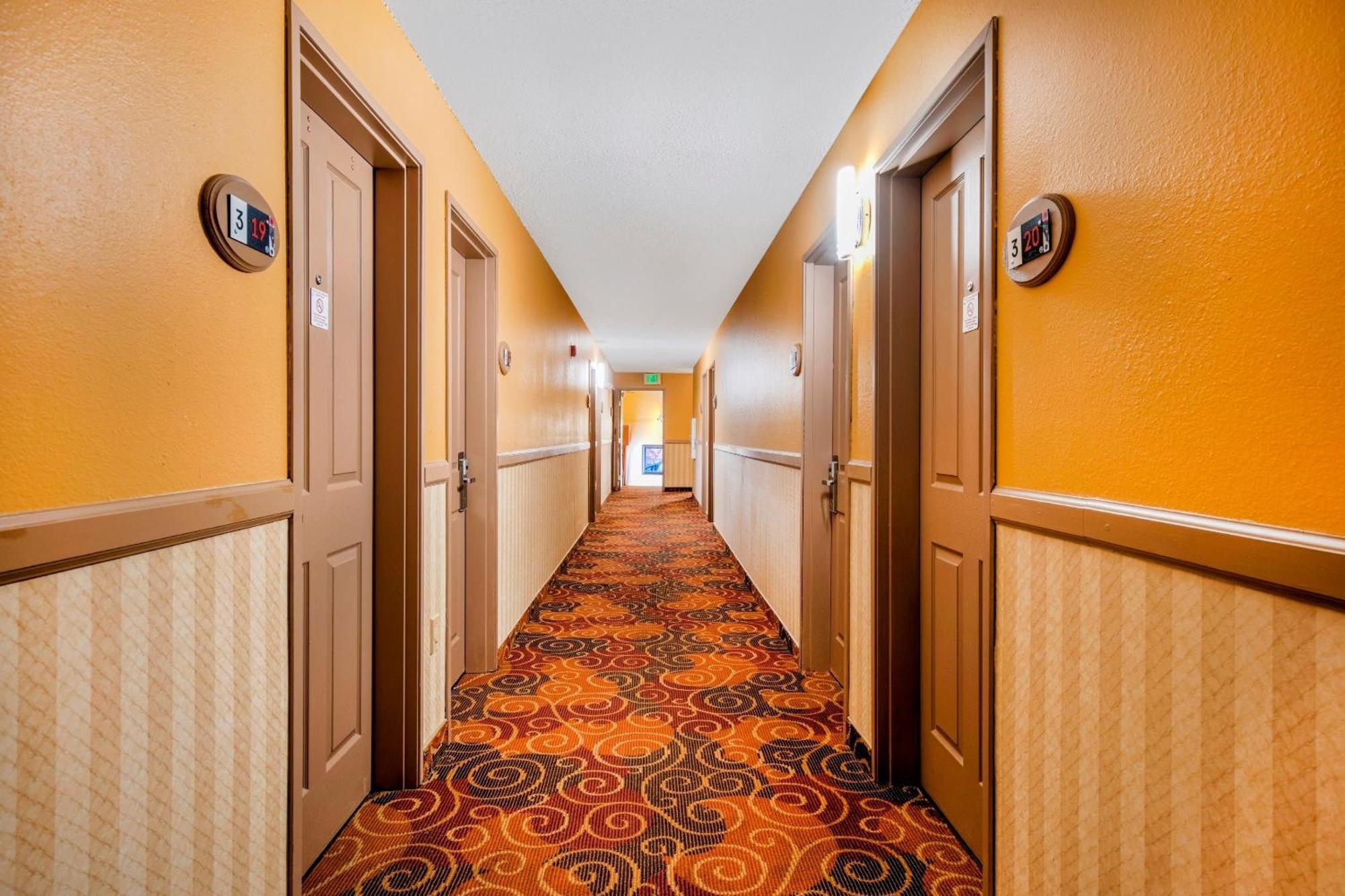 Oyo Hotel Castle Rock Co Downtown Экстерьер фото